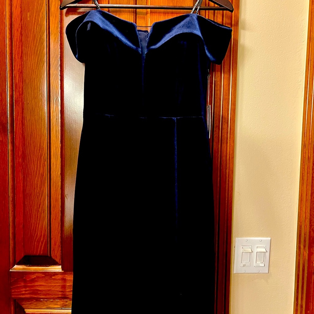 Vince camuto NWT, navy blue velvet off shoulder dress